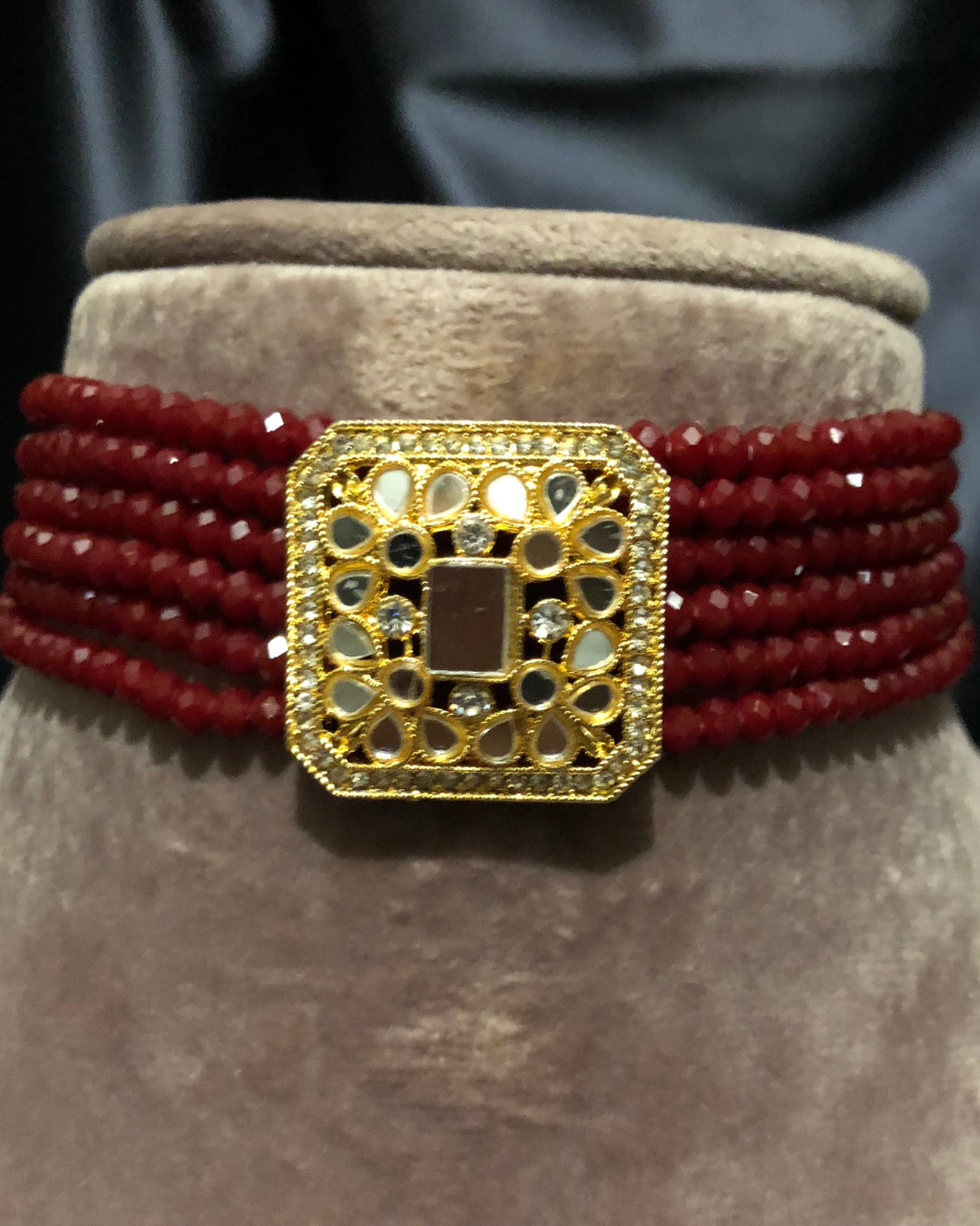 Victorian Traditional Glass Necklace Set - Maroon