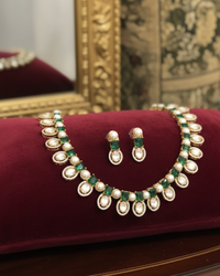 The Verra Necklace Set (Emerald Green)