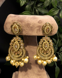 The Starlight Diva Golden Necklace Set