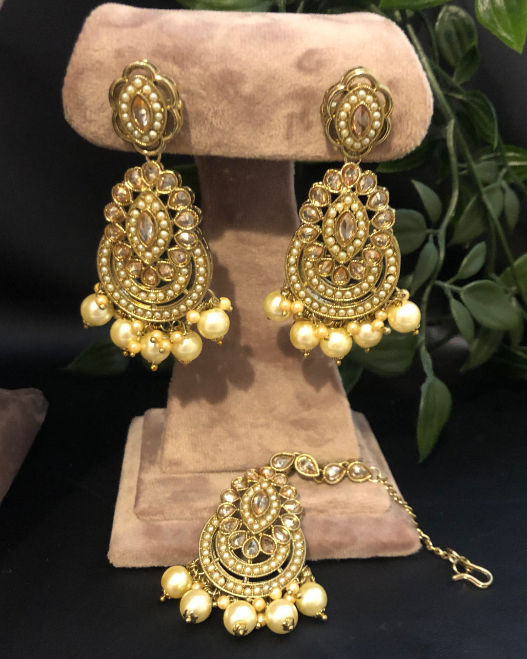 The Starlight Diva Golden Necklace Set