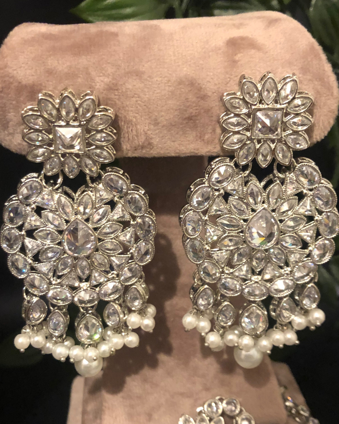 Silver Shimmer Regency Necklace Set