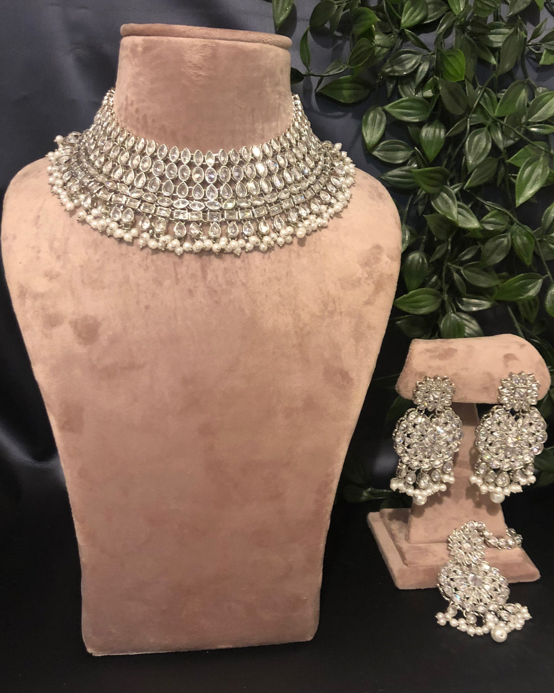 Silver Shimmer Regency Necklace Set