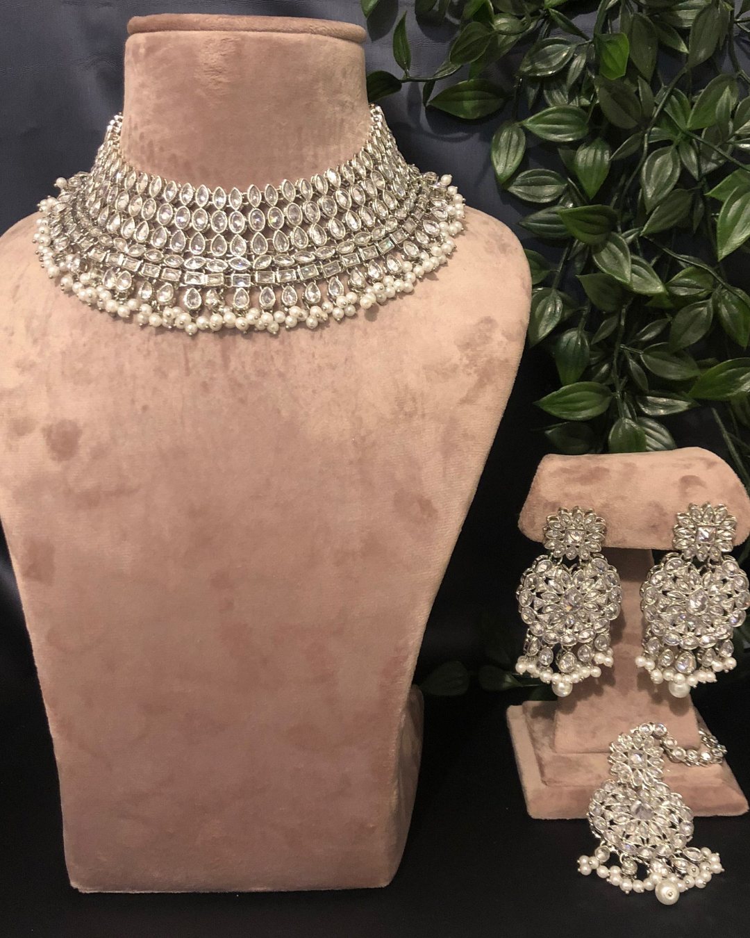 Silver Shimmer Regency Necklace Set