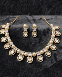 The Verra Necklace Set (Golden)