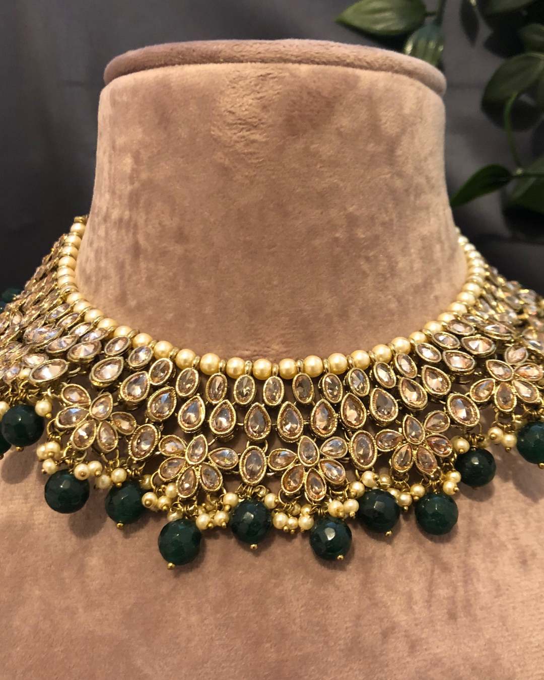 The Belgravia Emerald Necklace Set