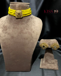 The Canary Glass & Pearl Choker Set