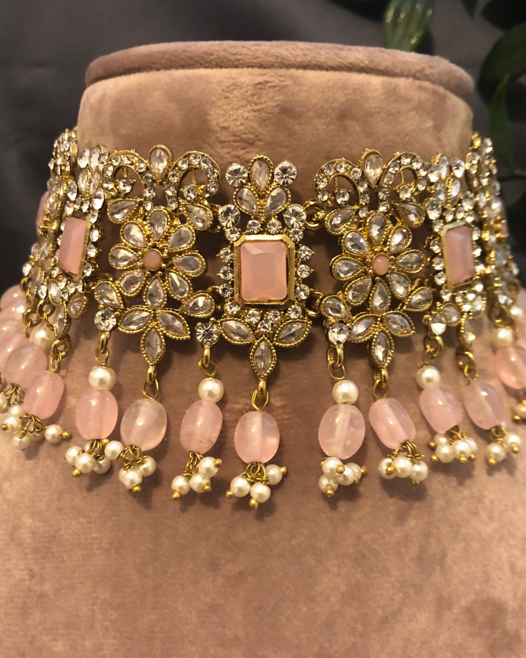 The Kensington Garden Rose Choker Set